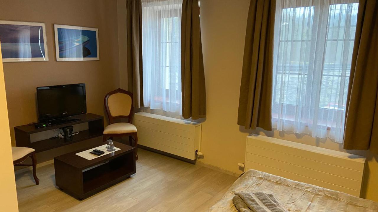 4Rooms Roztoky Exterior foto